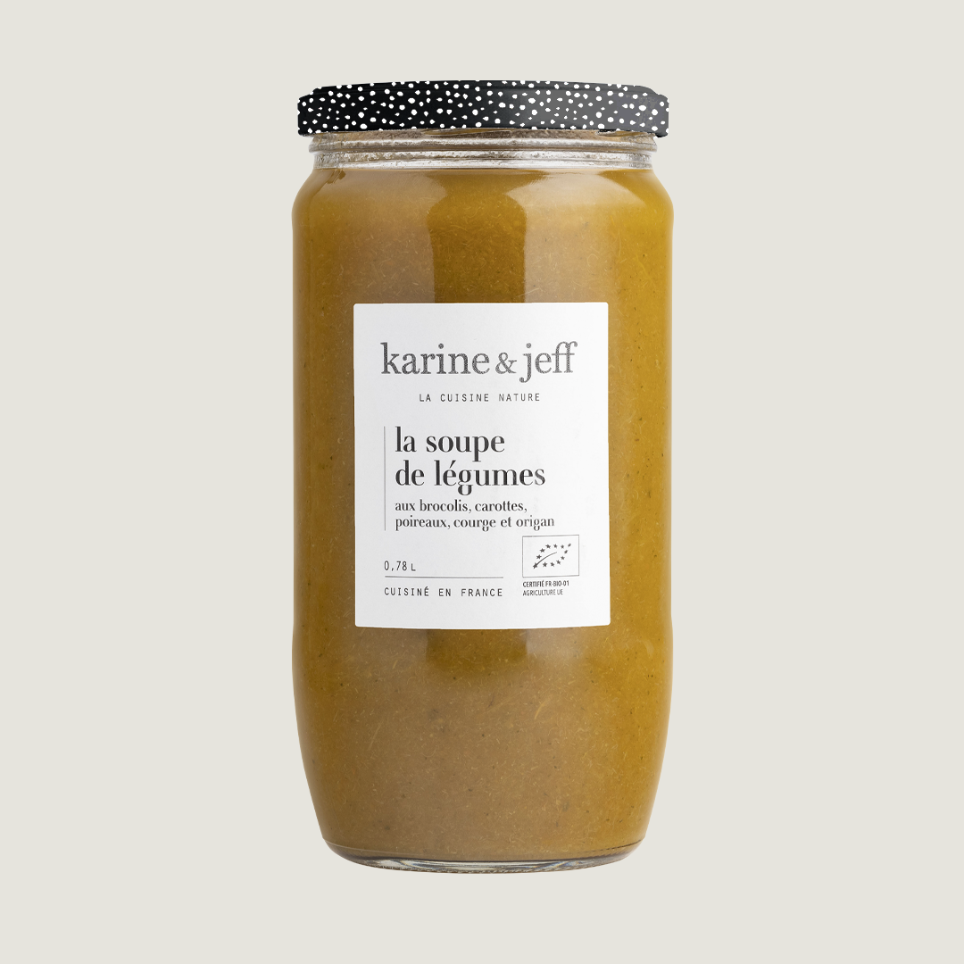 La soupe de légumes - aux brocolis, carottes, poireaux, courge et origan